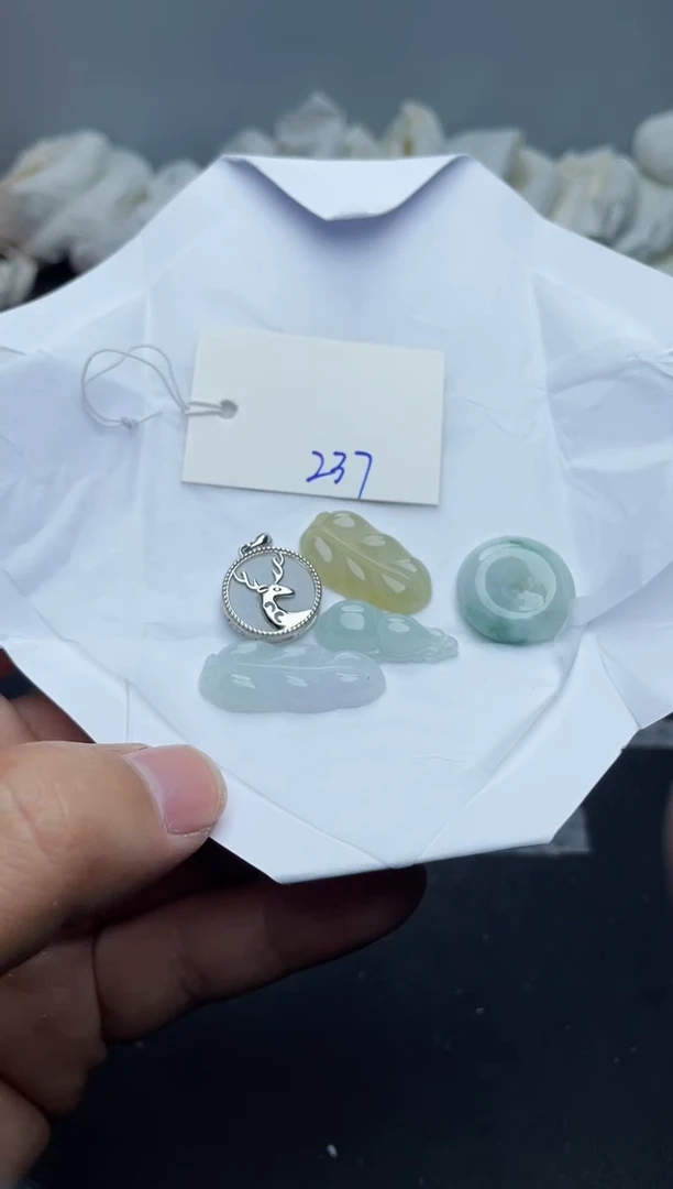 未镶嵌手镯翡翠237