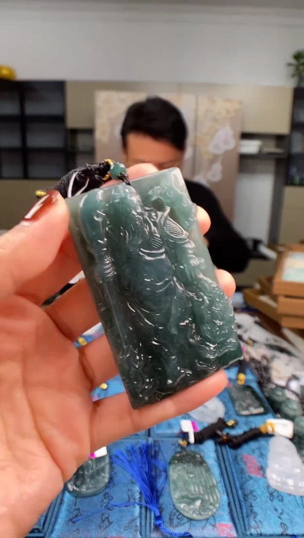 颈饰未镶嵌翡翠多样性发其一