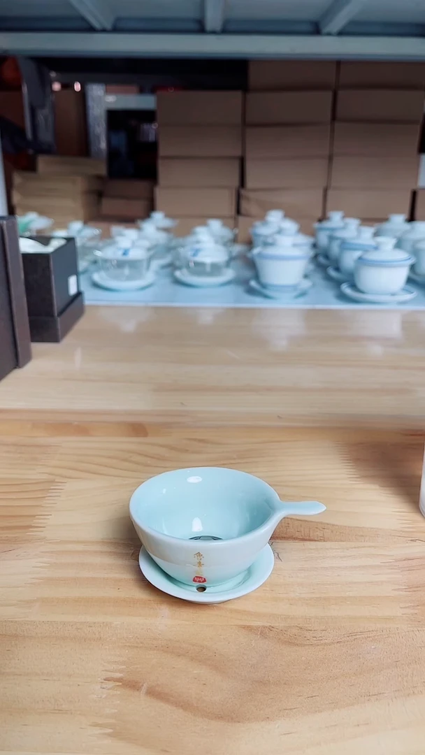 鲁青瓷茶漏00001