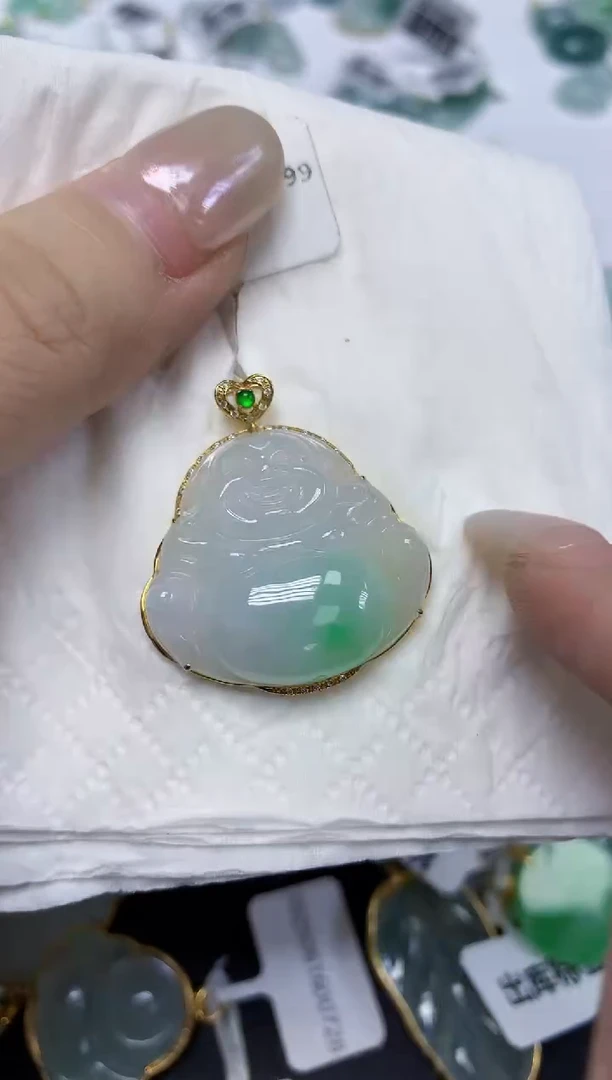 翡翠18K金镶嵌颈饰天然缅甸翡翠A货