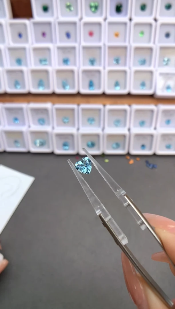 未镶嵌裸石定制海蓝宝石0.91ct 04066