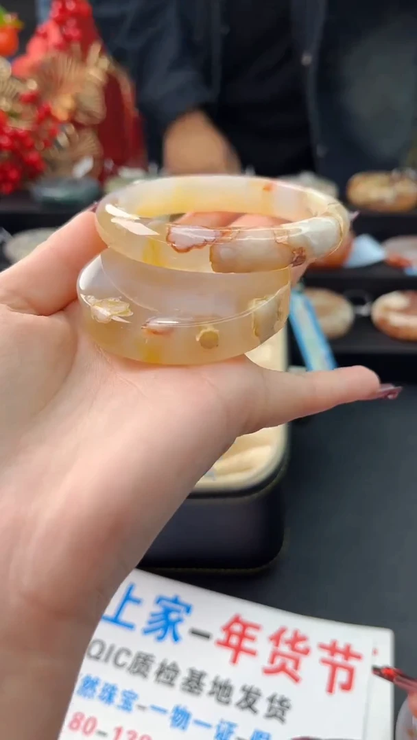 【闪购商品】石英质玉手镯未镶嵌赠送镯心（58圈口