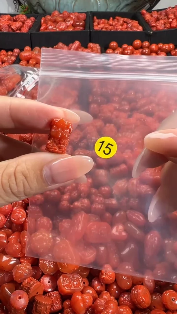 颈饰未镶嵌南红玛瑙1