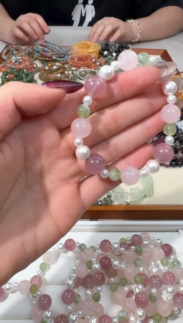 【闪购商品】水晶手链未镶嵌B008紫马粉粉水晶贝珠设计款