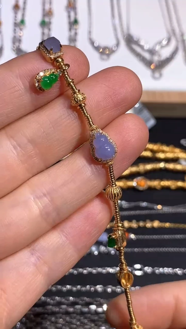 18K金镶嵌手链翡翠手链