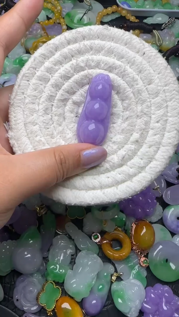 颈饰未镶嵌翡翠缅甸翡翠吊坠