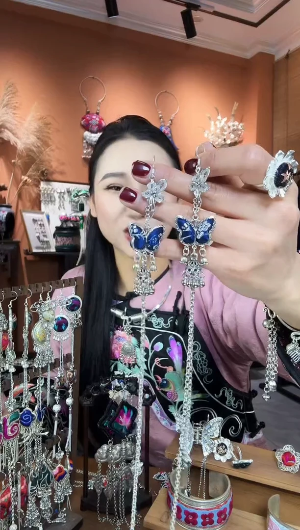 【闪购商品】刺绣纯手工民族风耳环