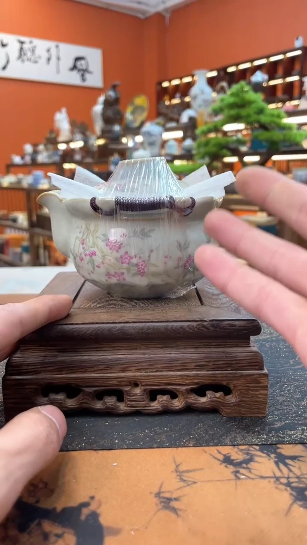 【闪购商品】@@@@@@@@@@@蝴蝶花开宝瓶