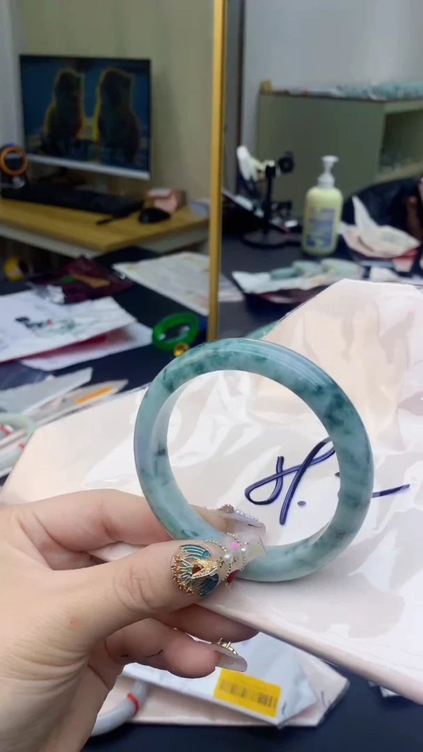 【闪购商品】翡翠手镯未镶嵌0615866811