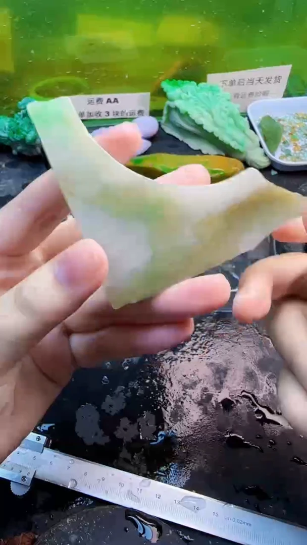 翡翠挂件未镶嵌天然翡翠052