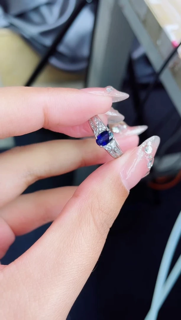【闪购商品】蓝宝石戒指银S925镶嵌无证书
