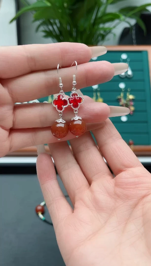 【闪购商品】南红玛瑙耳饰银S925镶嵌5四叶草红