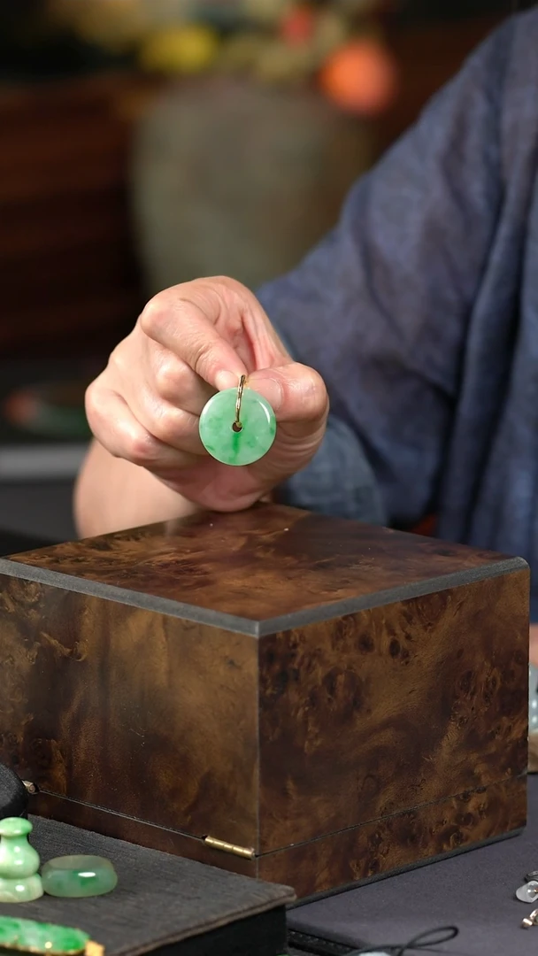 翡翠未镶嵌吊坠(不含链)诺**宝翡翠吊坠