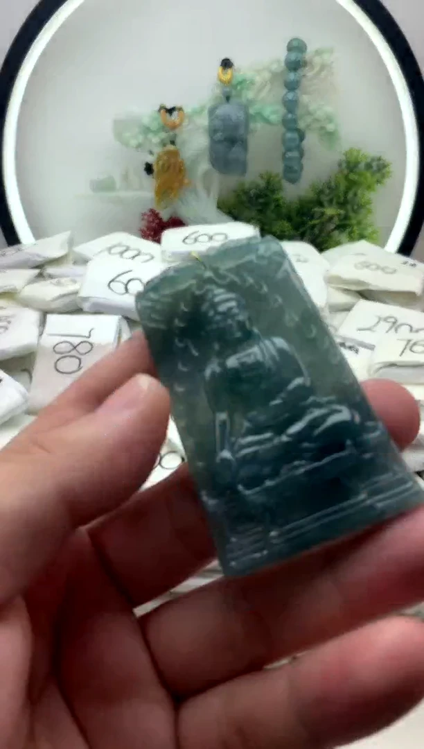 翡翠未镶嵌颈饰阿弥陀佛