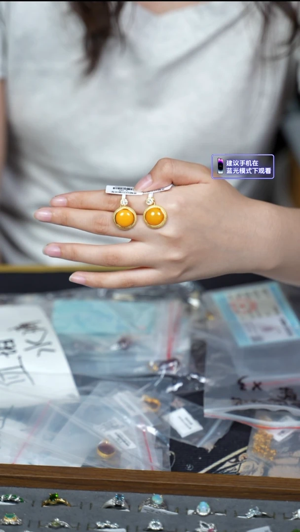 蜜蜡吊坠(不含链)银S925镶嵌蜜蜡小圆饼多样发一