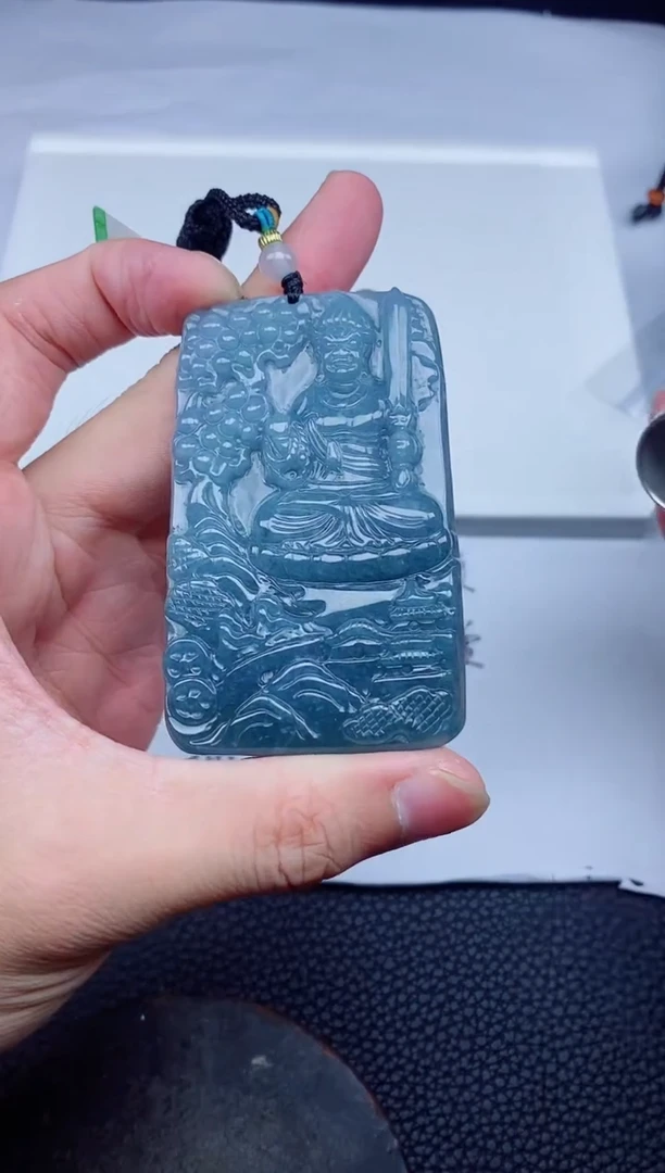 翡翠未镶嵌颈饰