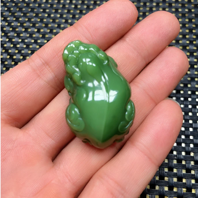 和田玉碧玉貔貅精品吊坠