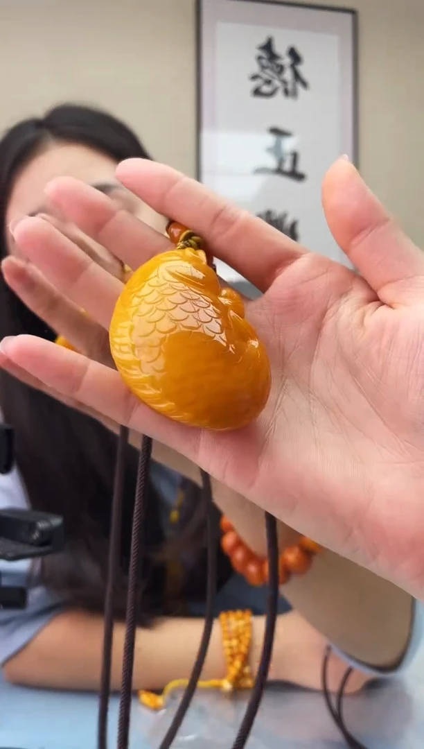 琥珀未镶嵌珠宝奇石T036假一罚十，多样性发一件