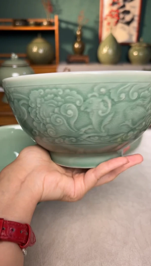 其他其他耀州窑青釉18厘米羊纹大碗二级品开片1个
