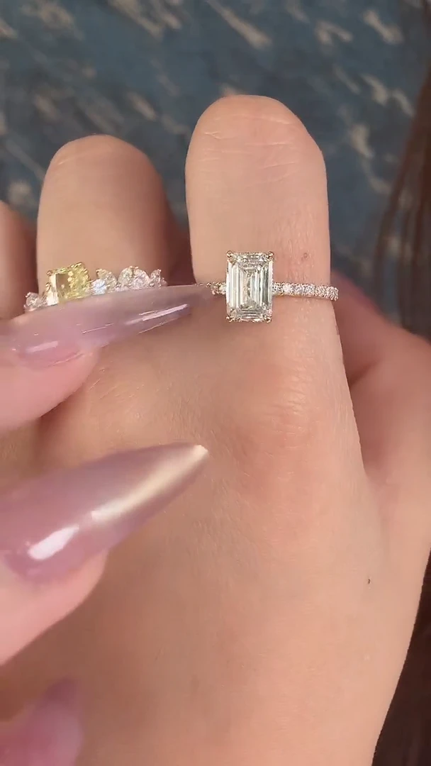 18K金镶嵌合成钻石18k金1.6克拉海莉款戒指16圈口