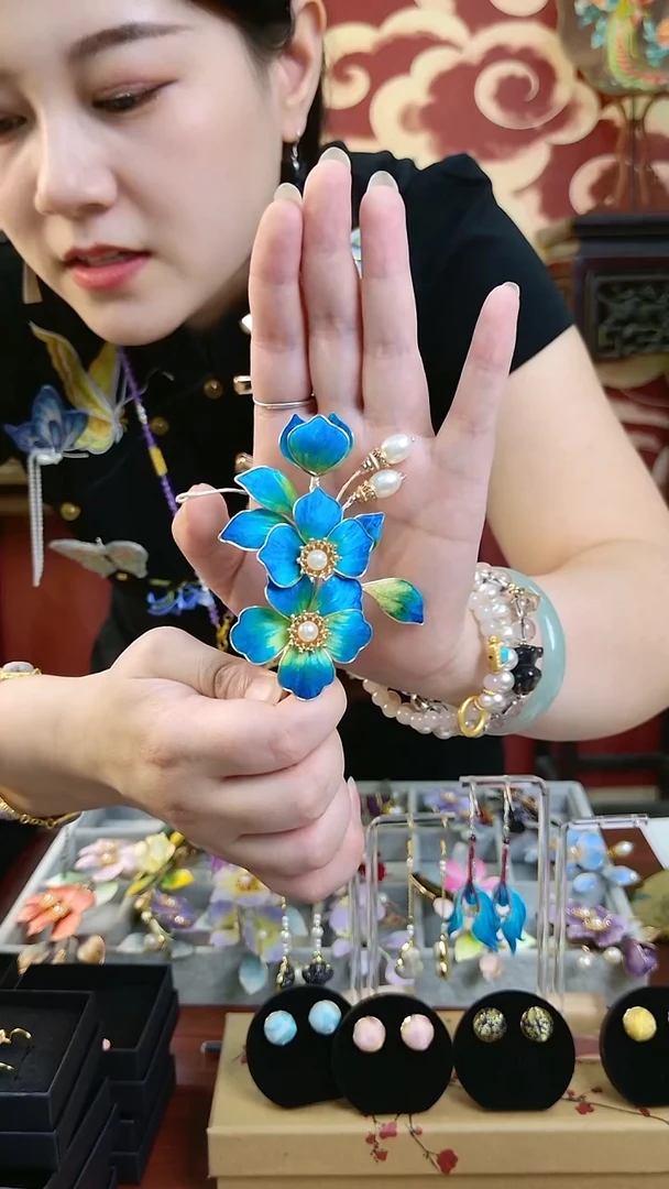 刺绣纯手工非遗绒花