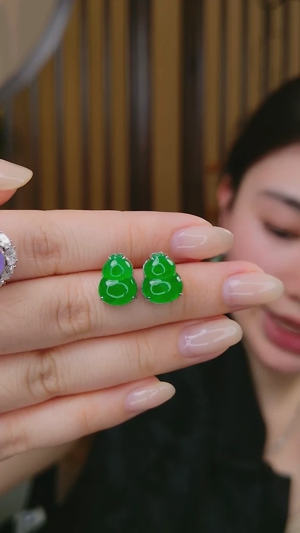 吊坠(不含链)18K金镶嵌翡翠葫芦耳钉