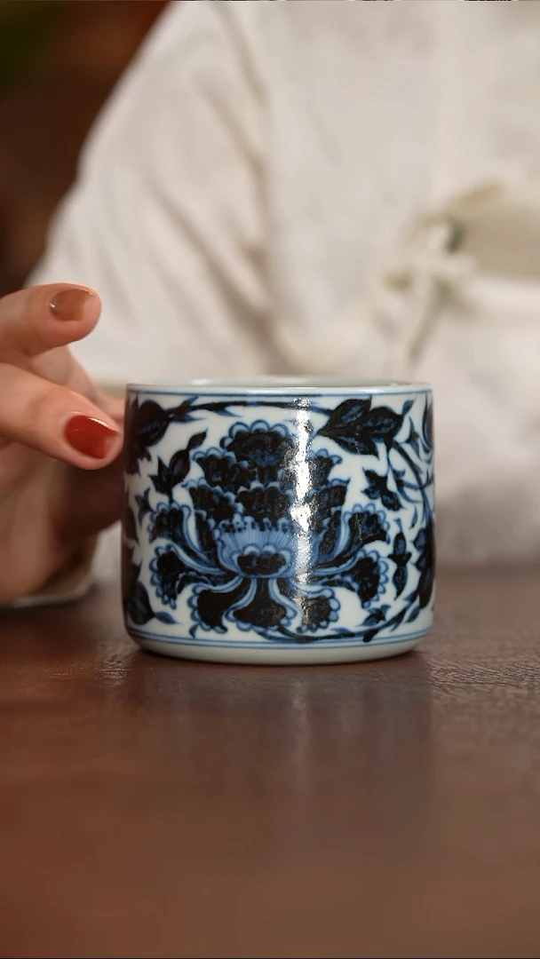 元青花牡丹纹威士忌杯