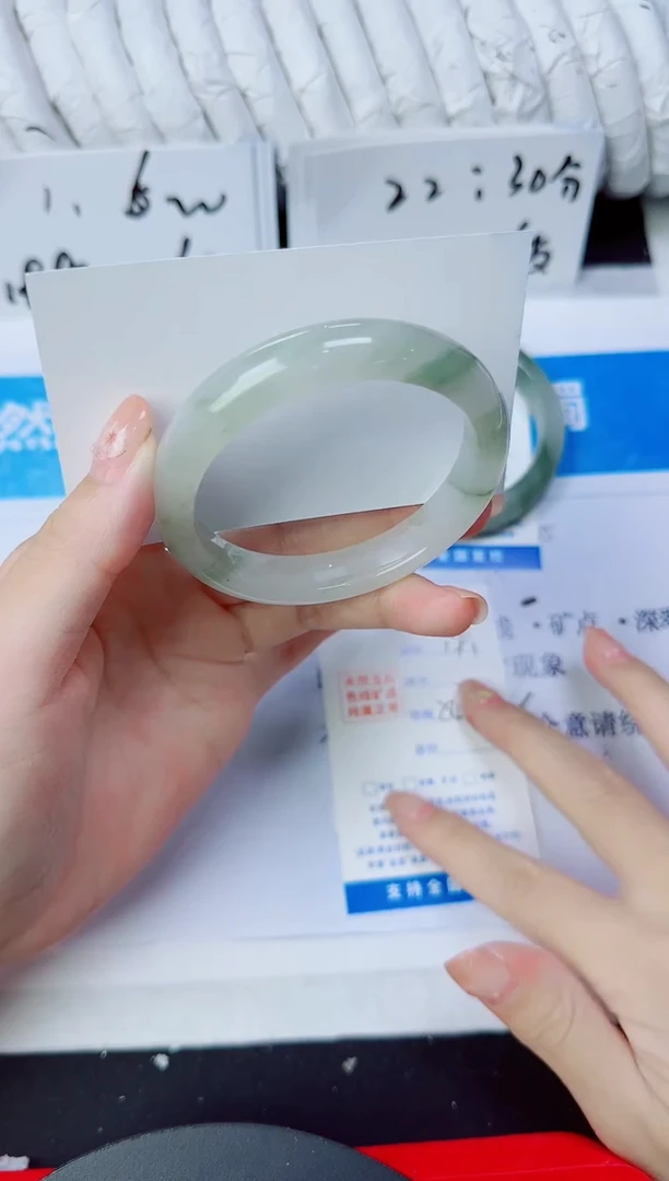 石英质玉手镯未镶嵌191/54.7