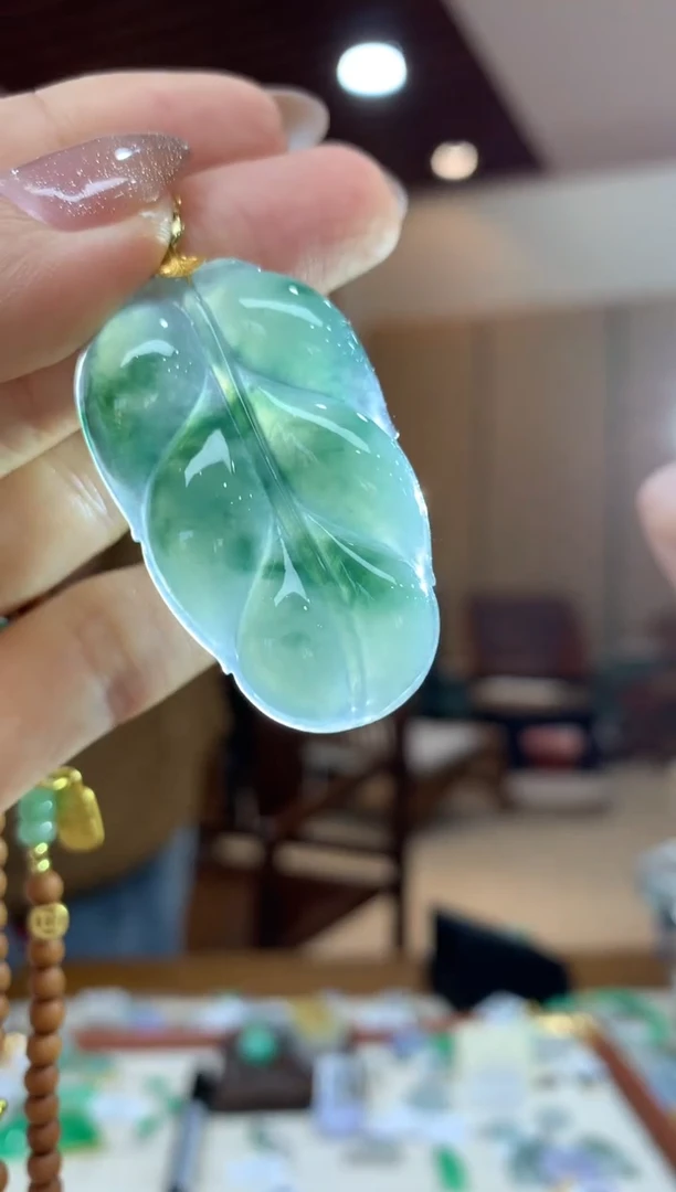 吊坠(不含链)18K金镶嵌翡翠叶子