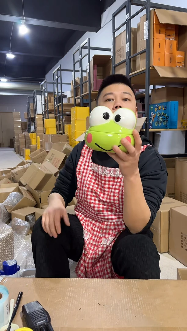 【闪购商品】杯陶瓷大眼蛙带盖罐