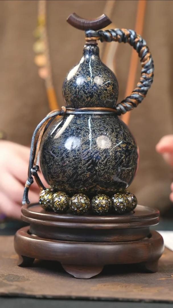 【闪购商品】Yi220漆艺酒葫芦不包手串及旋转底座