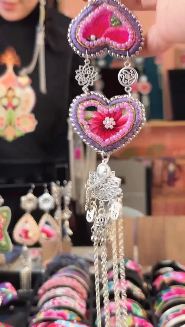 织绣艺枝独绣手工饰品215