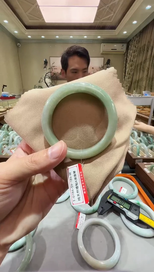 纯天然缅甸A货翡翠手镯53-54mm-184号