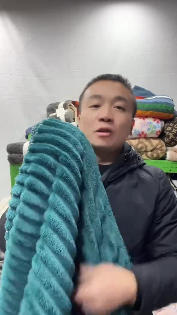 聚酯纤维1.5*1.8抽条绿