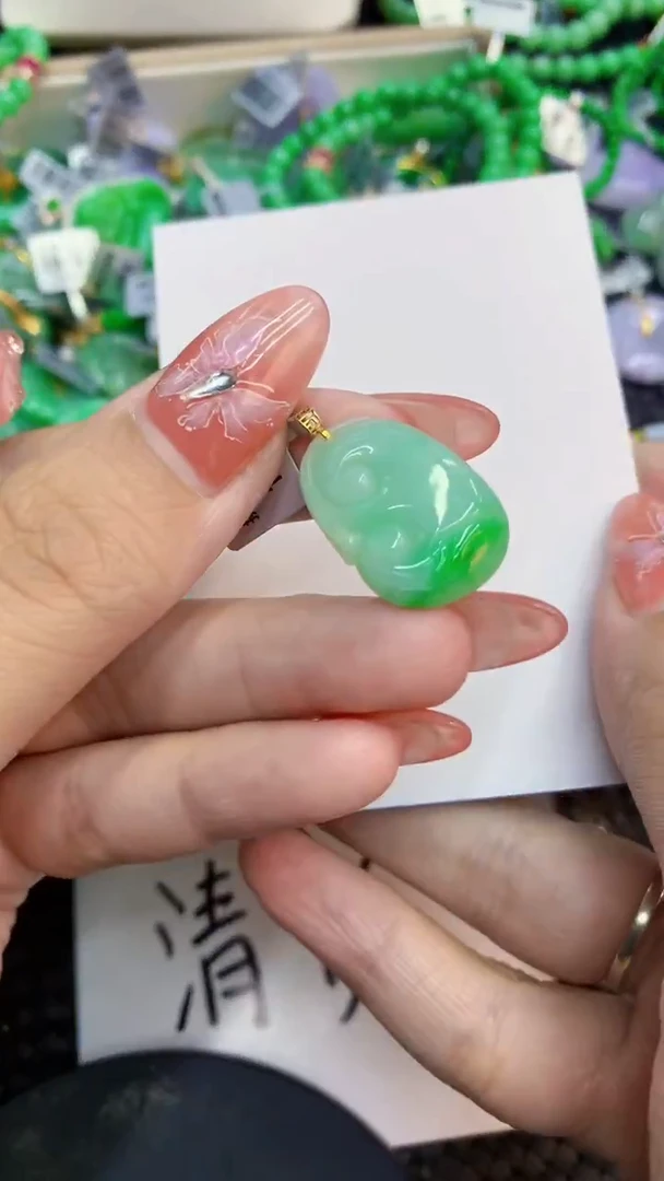 颈饰未镶嵌翡翠1