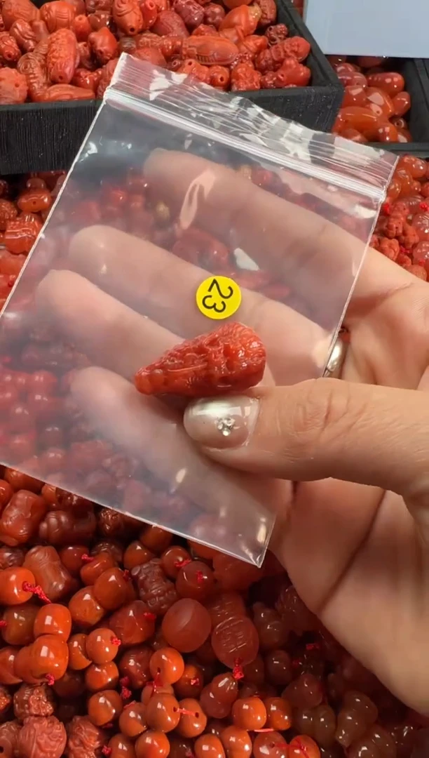 【闪购商品】南红玛瑙颈饰未镶嵌1