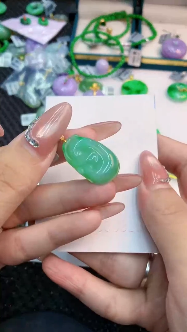 翡翠18K金镶嵌吊坠(不含链)1