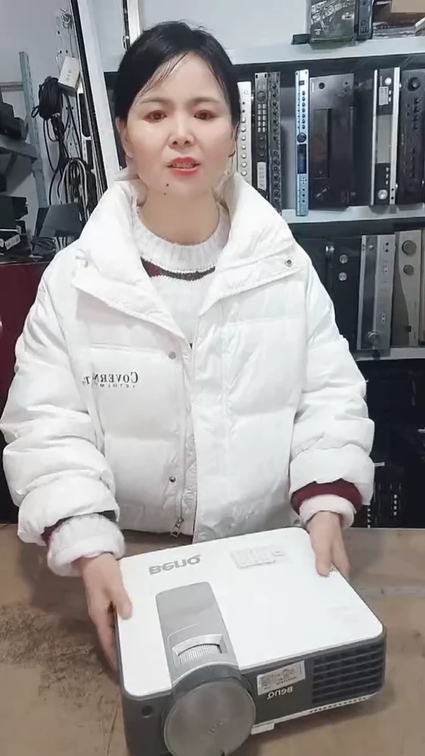 8新明基短焦投影一个，不包邮运费到付