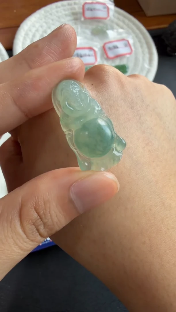 未镶嵌定制翡翠站佛