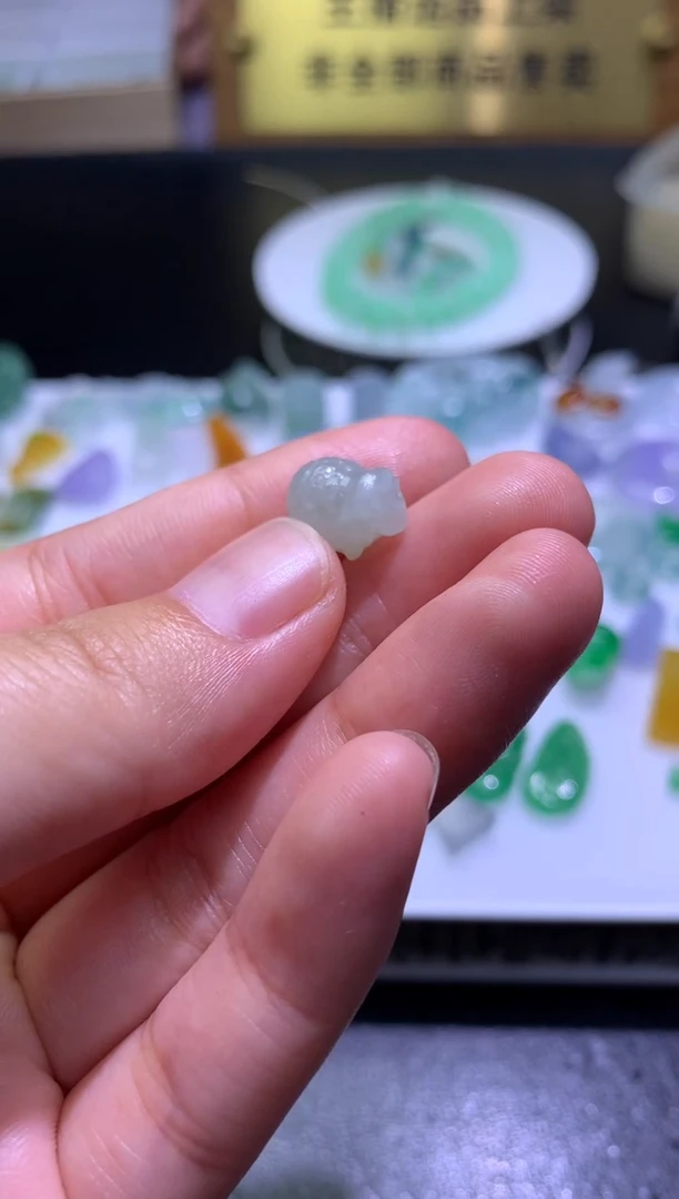 定制翡翠未镶嵌毛货