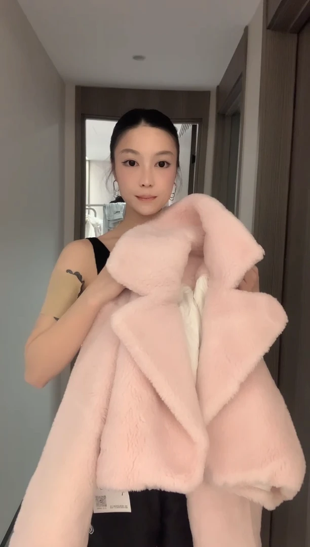羊绒羽荣外套清仓