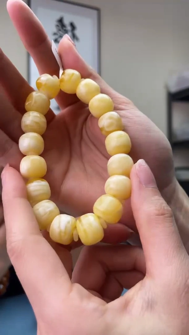 琥珀未镶嵌珠宝奇石T0假一罚十，多样性发一件