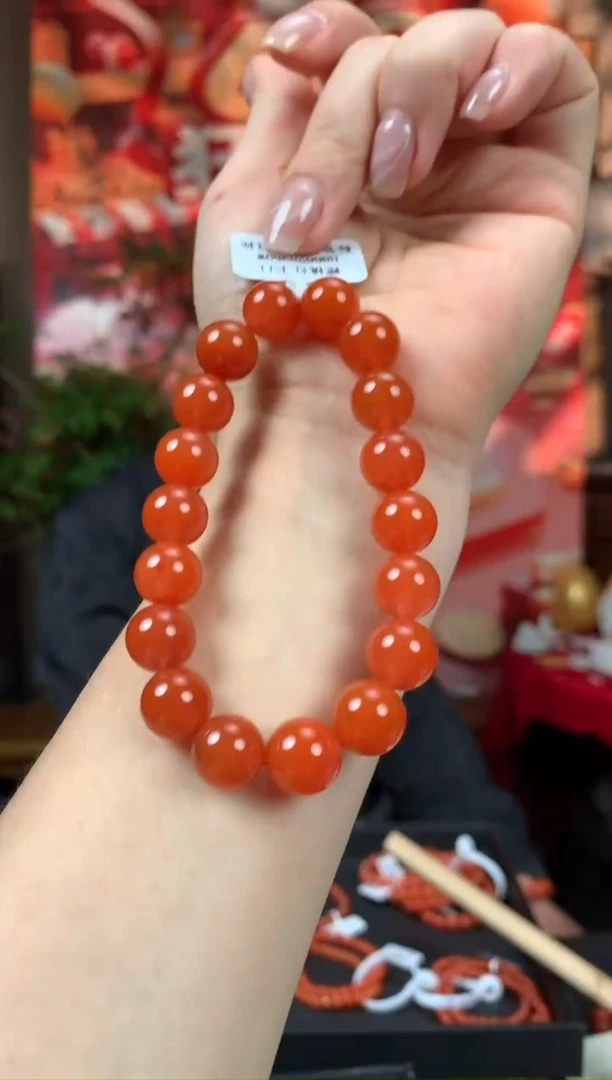 南红玛瑙手串未镶嵌樱桃红卡11单圈手串