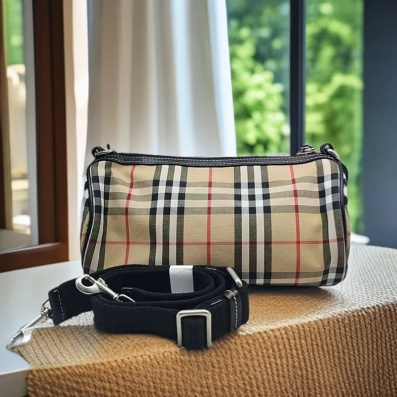 95新 BURBERRY/博柏利 圆桶包 1184 2460