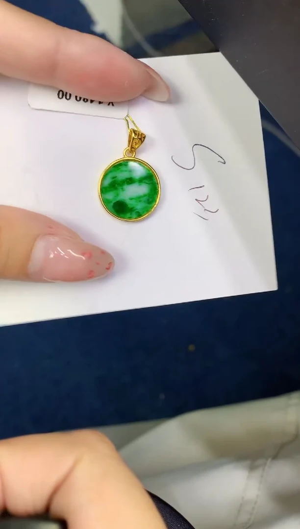 翡翠未镶嵌颈饰缅甸天然翡翠A货