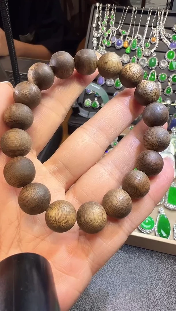 沉香手串?***?沉香手串