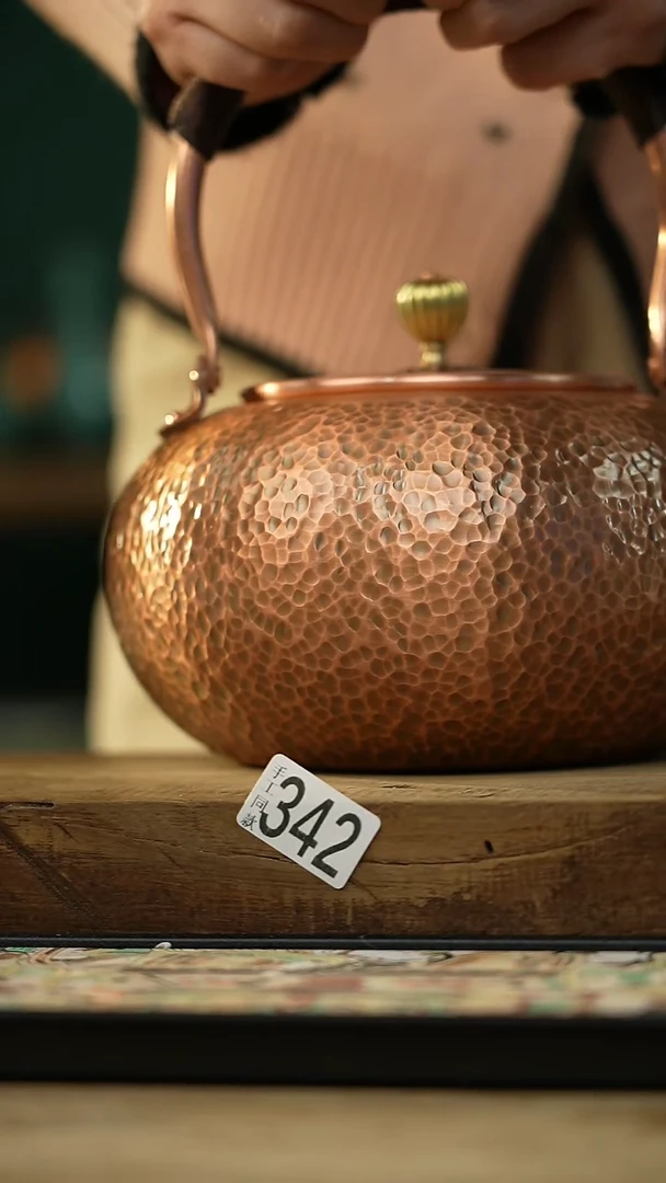 【闪购商品】瓷片新品 设计师手作款 手工捶打铜壶