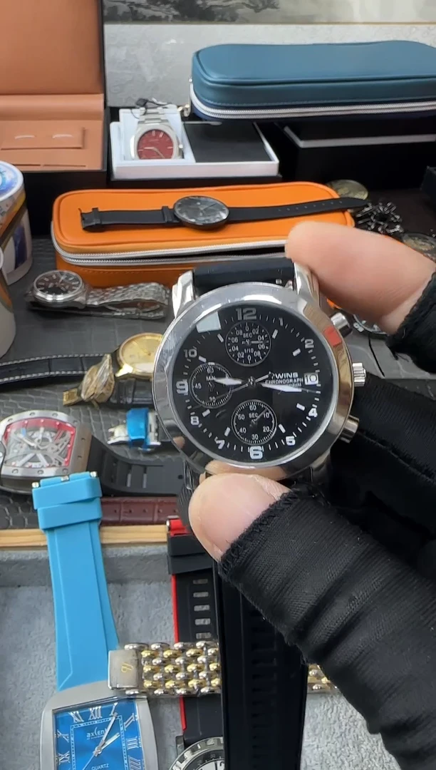 石英机芯锻造碳钢男士腕表