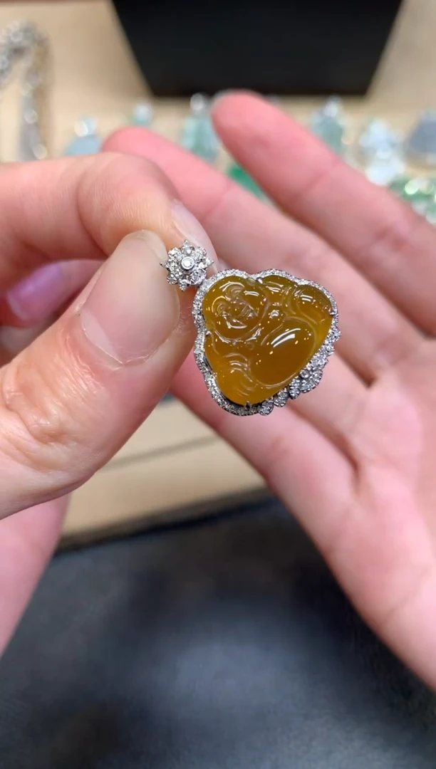 【闪购商品】翡翠颈饰18K金镶嵌佛公【无服务费】