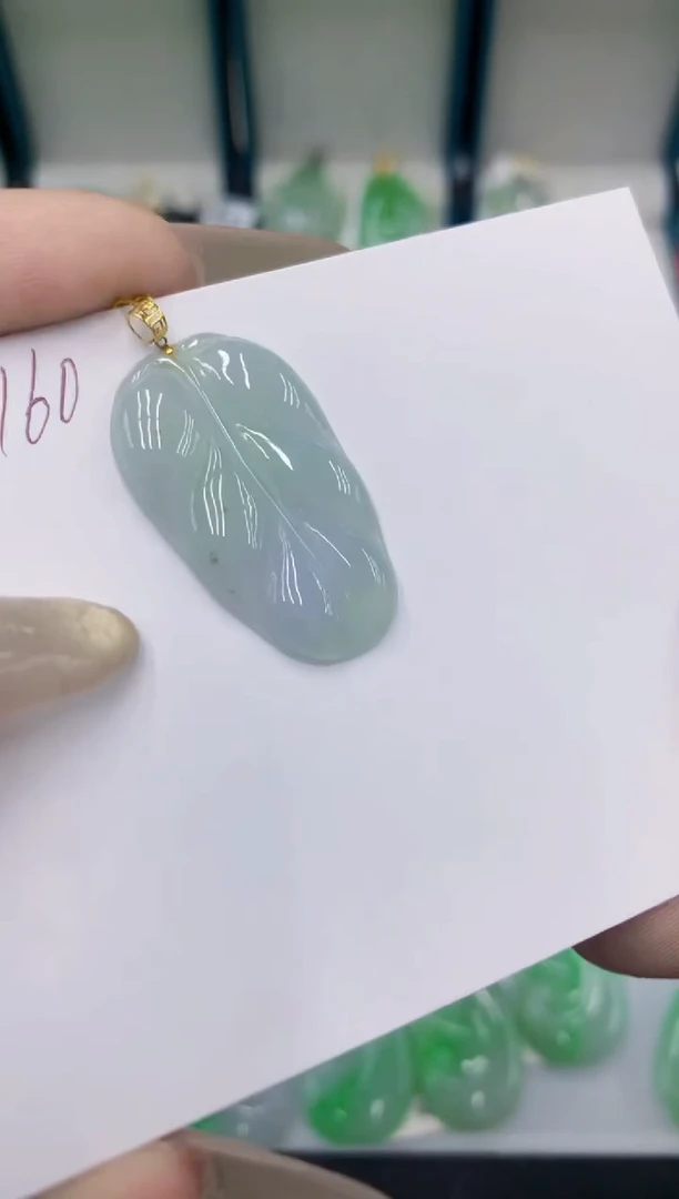 翡翠18K金镶嵌颈饰11111111111111